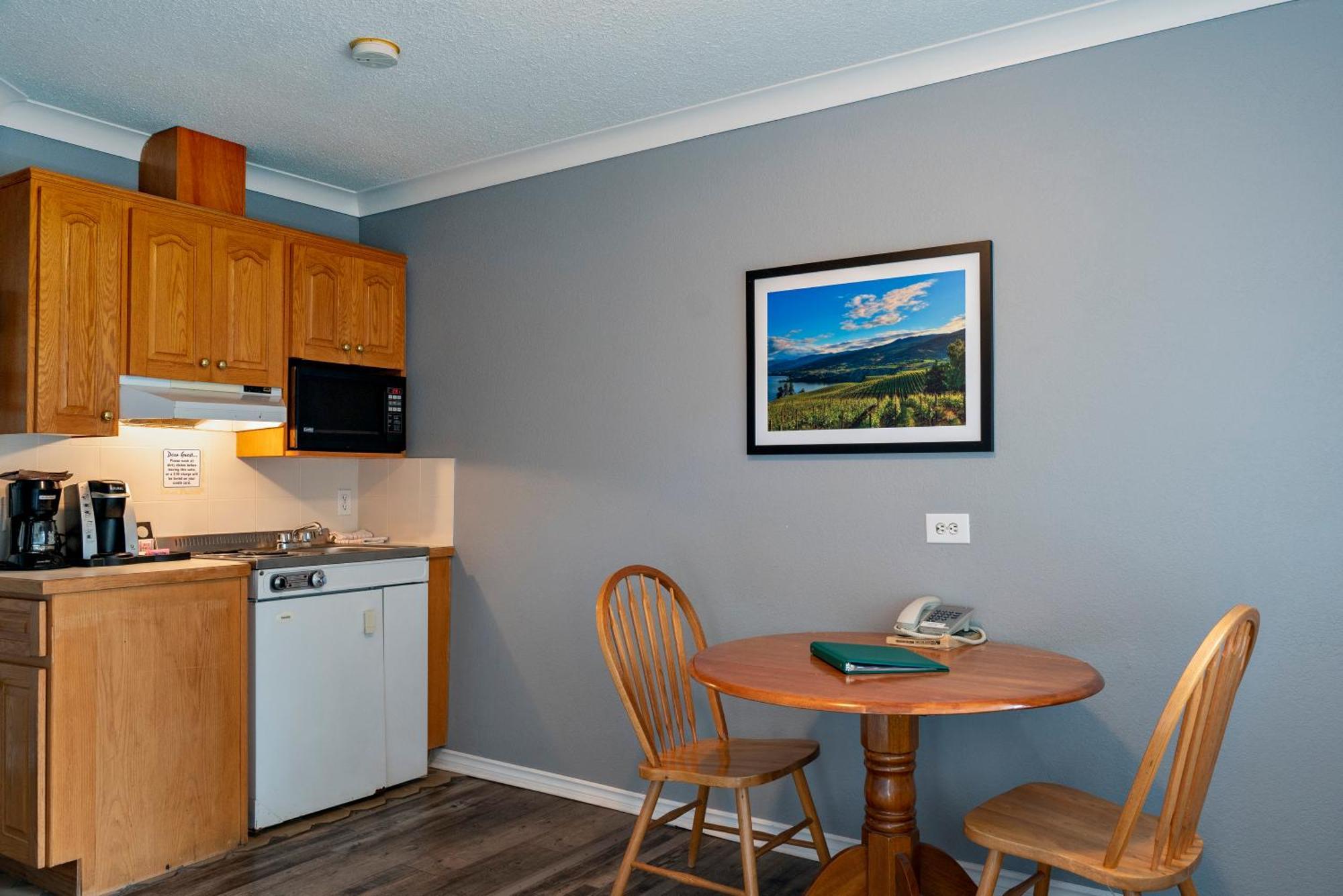 Motel Tiki Shores & Penticton